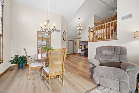 Tiny photo for 9 Spruce Court, Bloomington, IL 61704 (MLS # 12560770)