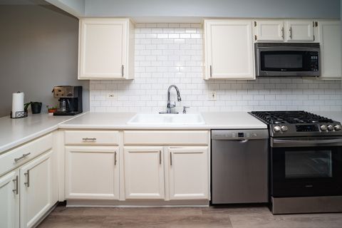 Tiny photo for 164 Cascade Drive, Indian Head Park, IL 60525 (MLS # 12508628)