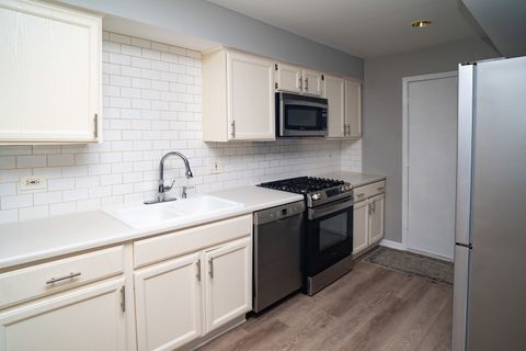 Tiny photo for 164 Cascade Drive, Indian Head Park, IL 60525 (MLS # 12508628)