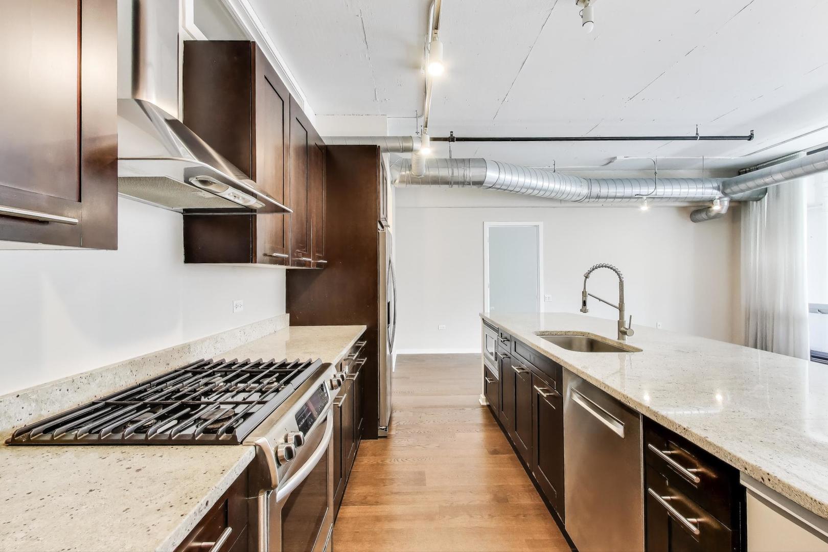 240 E ILLINOIS Street 606