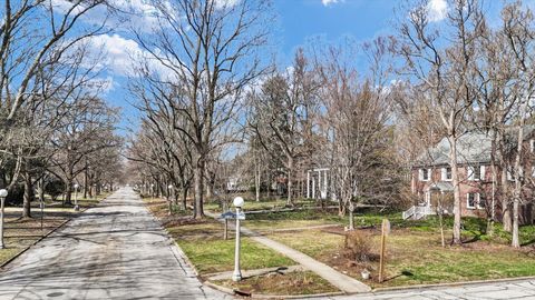 Tiny photo for 402 W Pennsylvania Avenue, Urbana, IL 61801 (MLS # 12590915)