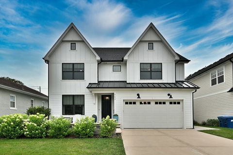 Photo of 662 S Parkside Avenue, Elmhurst, IL 60126 (MLS # 12419987)
