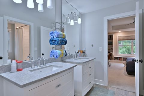 Tiny photo for 662 S Parkside Avenue, Elmhurst, IL 60126 (MLS # 12419987)