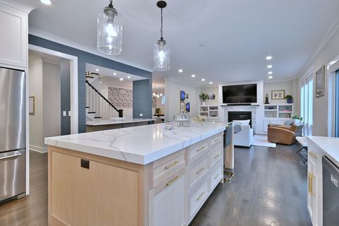 Tiny photo for 662 S Parkside Avenue, Elmhurst, IL 60126 (MLS # 12419987)