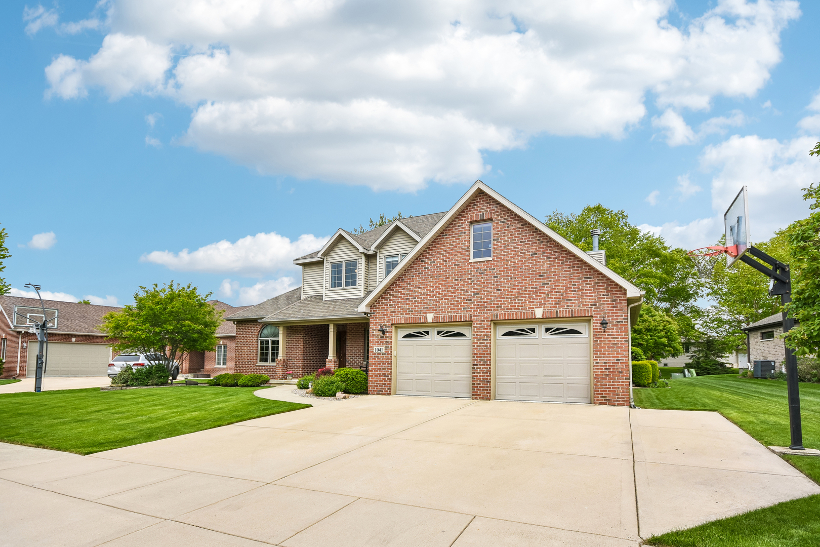 1041 Lakeview Drive