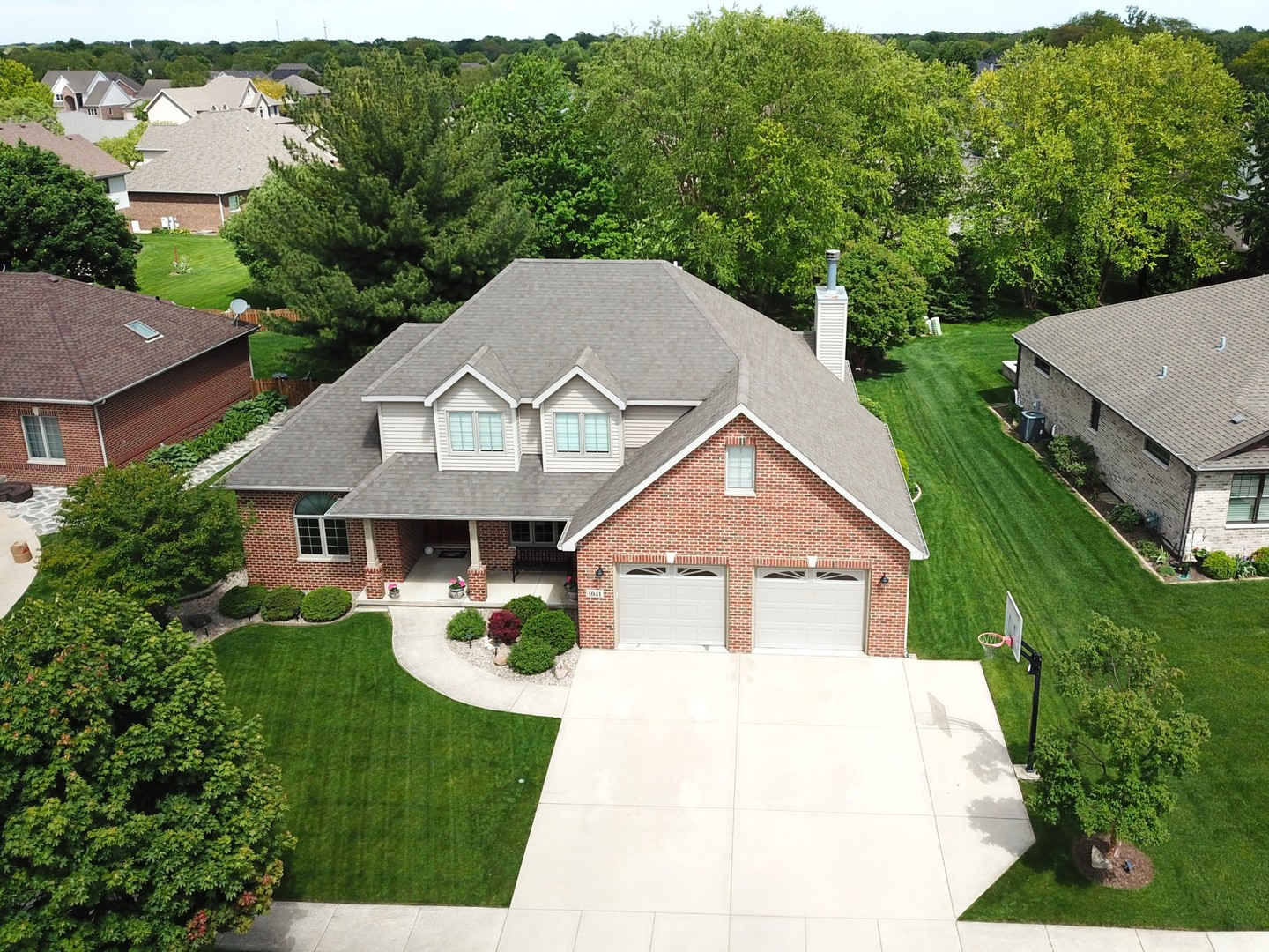 1041 Lakeview Drive