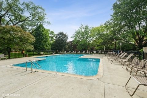 Tiny photo for 44 Park Lane #223, Park Ridge, IL 60068 (MLS # 12634554)
