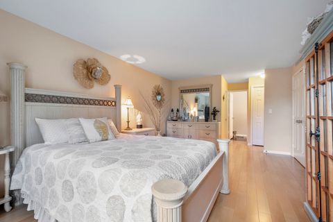 Tiny photo for 44 Park Lane #223, Park Ridge, IL 60068 (MLS # 12634554)