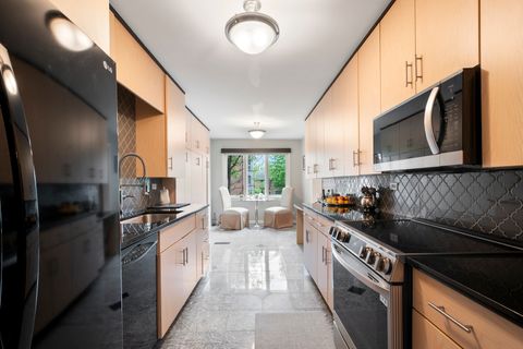 Tiny photo for 44 Park Lane #223, Park Ridge, IL 60068 (MLS # 12634554)