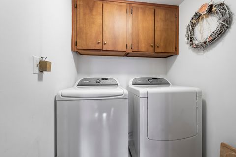 Tiny photo for 44 Park Lane #223, Park Ridge, IL 60068 (MLS # 12634554)