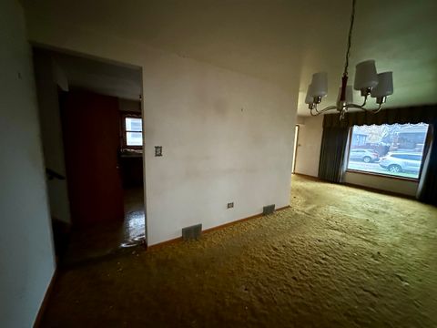 Tiny photo for 2922 N Mulligan Avenue, Chicago, IL 60634 (MLS # 12524388)