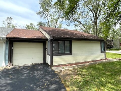 211 W Birchwood Drive 211 Romeoville IL 60446
