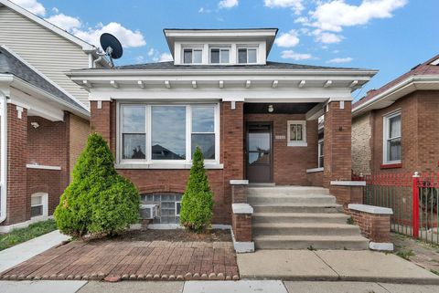 Photo of 5938 S Richmond Street, Chicago, IL 60629 (MLS # 12570966)