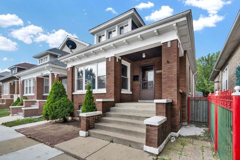 Tiny photo for 5938 S Richmond Street, Chicago, IL 60629 (MLS # 12570966)