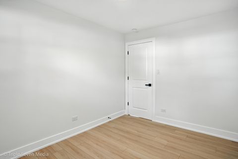 Tiny photo for 8053 Newland Avenue, Burbank, IL 60459 (MLS # 12504135)