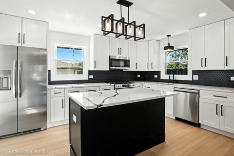 Tiny photo for 8053 Newland Avenue, Burbank, IL 60459 (MLS # 12504135)