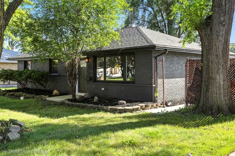 Photo of 8053 Newland Avenue, Burbank, IL 60459 (MLS # 12504135)