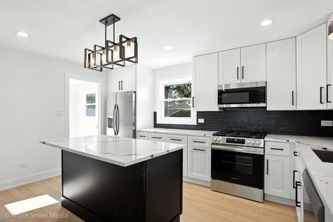 Tiny photo for 8053 Newland Avenue, Burbank, IL 60459 (MLS # 12504135)