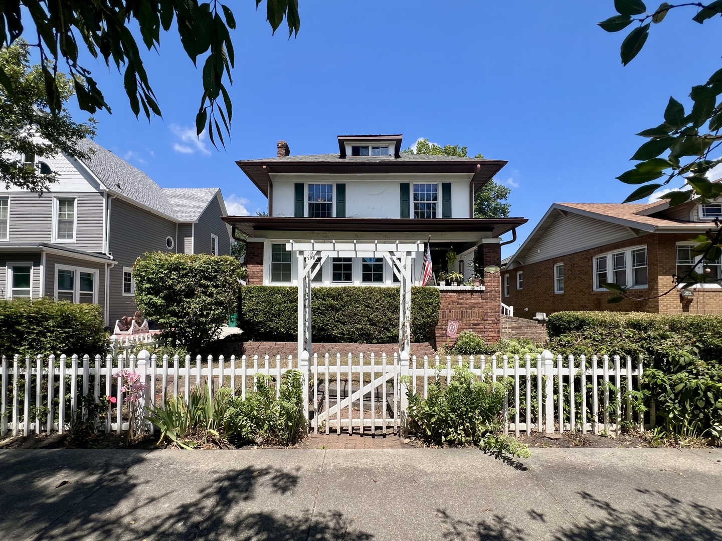 2808 Western Avenue