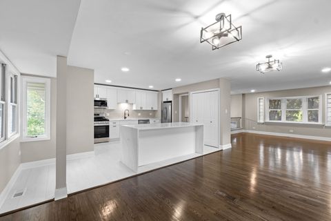 Tiny photo for 1180 Cobble Hill Court, Hoffman Estates, IL 60169 (MLS # 12487180)