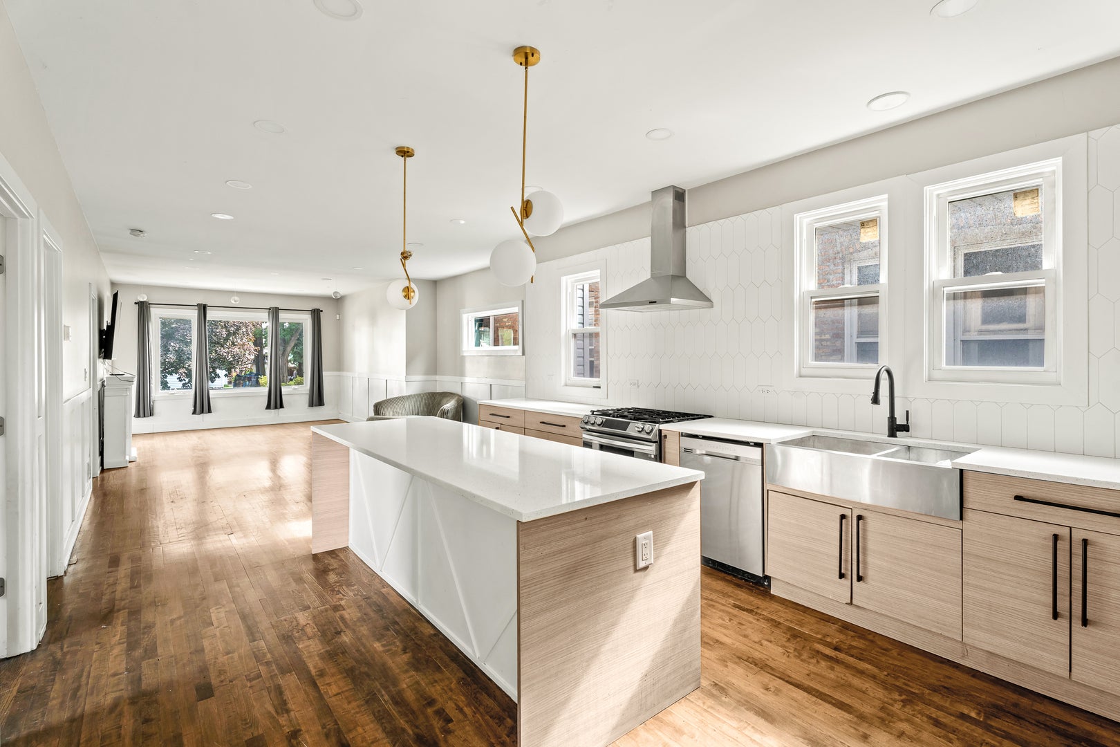 5421 W 30TH Place