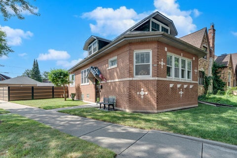 Photo of 6100 N Mason Avenue, Chicago, IL 60646 (MLS # 12767634)