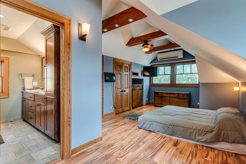 Tiny photo for 6100 N Mason Avenue, Chicago, IL 60646 (MLS # 12767634)