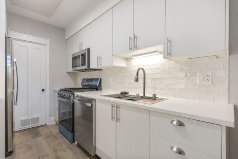 Tiny photo for 1032 N Austin Boulevard #1N, Oak Park, IL 60302 (MLS # 12524294)