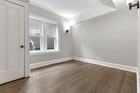 Tiny photo for 1032 N Austin Boulevard #1N, Oak Park, IL 60302 (MLS # 12524294)