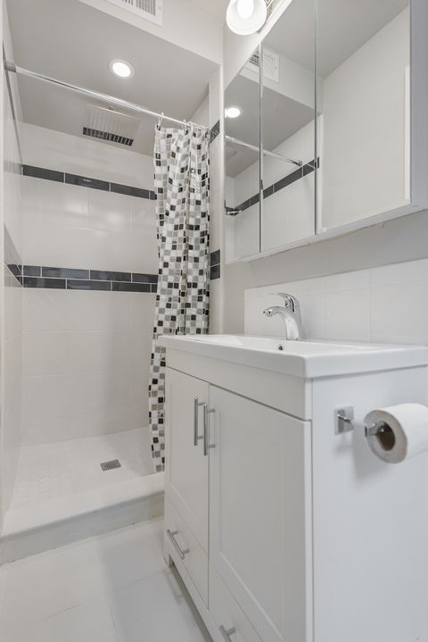 Tiny photo for 1032 N Austin Boulevard #1N, Oak Park, IL 60302 (MLS # 12524294)