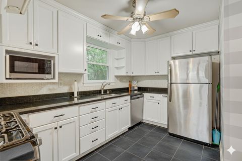 Tiny photo for 832 Sylviawood Avenue, Park Ridge, IL 60068 (MLS # 12512925)