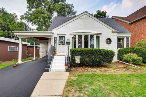 832 Sylviawood Avenue Park Ridge IL 60068