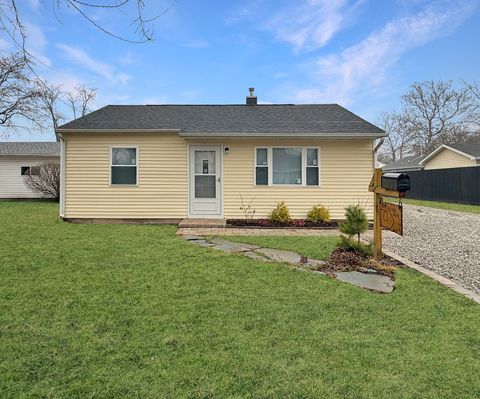 Photo of 804 Juniper Drive, Rantoul, IL 61866 (MLS # 12583004)
