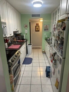 Tiny photo for 940 Beau Drive #209, Des Plaines, IL 60016 (MLS # 12760351)