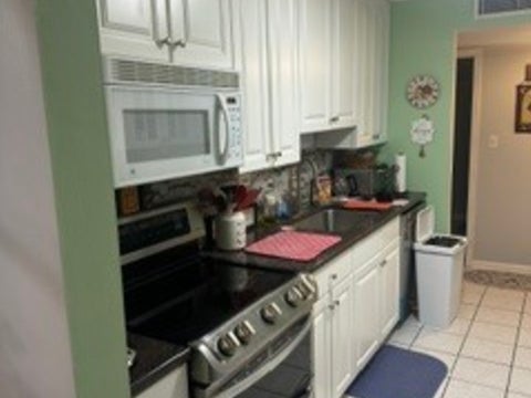 Tiny photo for 940 Beau Drive #209, Des Plaines, IL 60016 (MLS # 12760351)