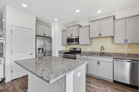 Tiny photo for 17 Grey Wolf Drive, Wheeling, IL 60090 (MLS # 12610882)