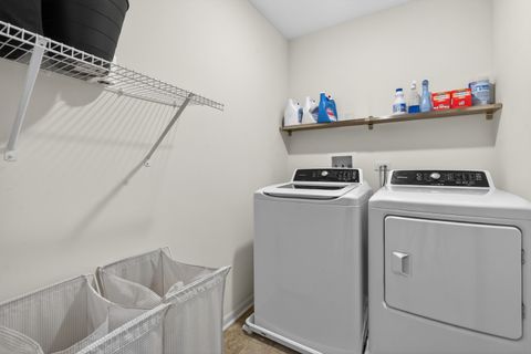 Tiny photo for 17 Grey Wolf Drive, Wheeling, IL 60090 (MLS # 12610882)