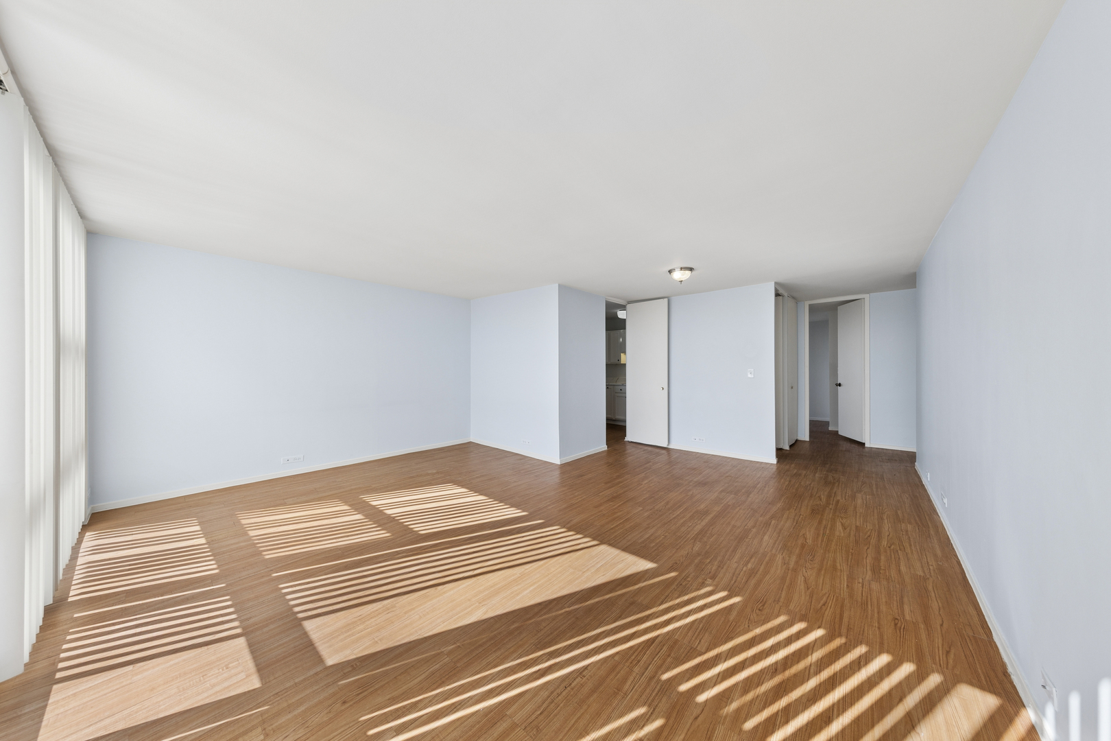 2605 S Indiana Avenue 2201