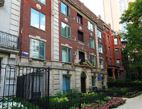 1504 N Dearborn Parkway 202 Chicago IL 60610