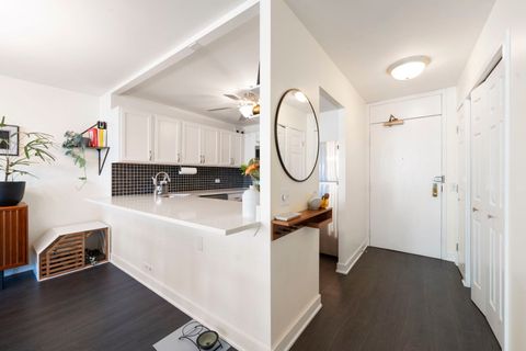 Tiny photo for 525 W Hawthorne Place #2606, Chicago, IL 60657 (MLS # 12517199)