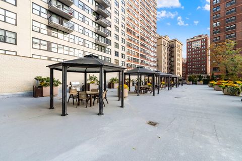 Tiny photo for 525 W Hawthorne Place #2606, Chicago, IL 60657 (MLS # 12517199)