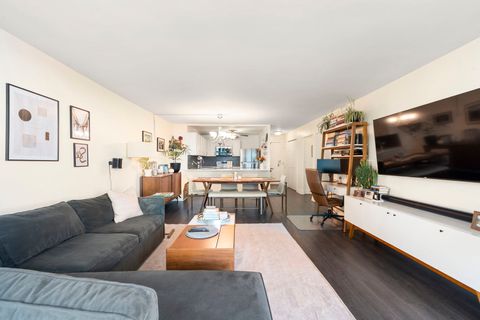 Tiny photo for 525 W Hawthorne Place #2606, Chicago, IL 60657 (MLS # 12517199)