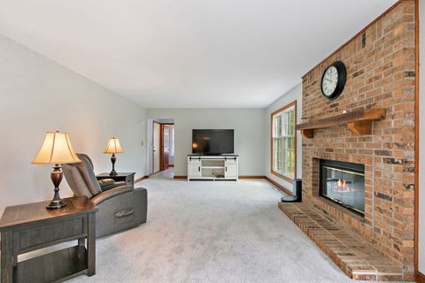 Tiny photo for 307 Churchill Court, Sleepy Hollow, IL 60118 (MLS # 12633316)