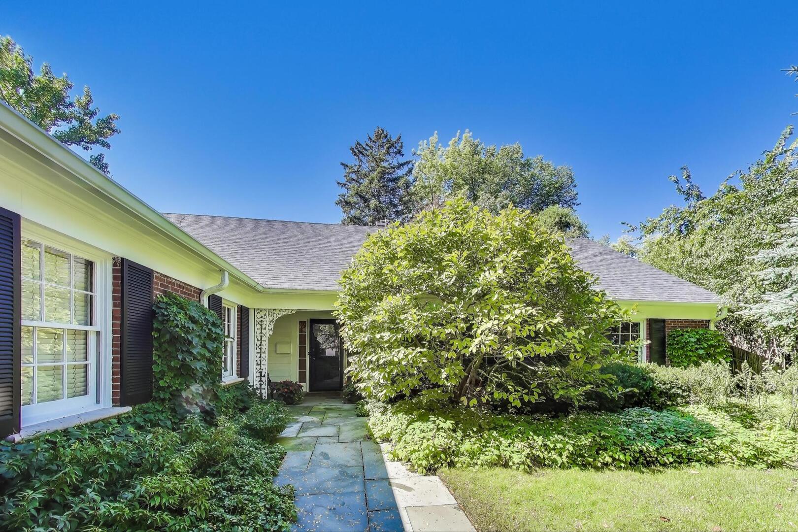 1076 Old Elm Lane