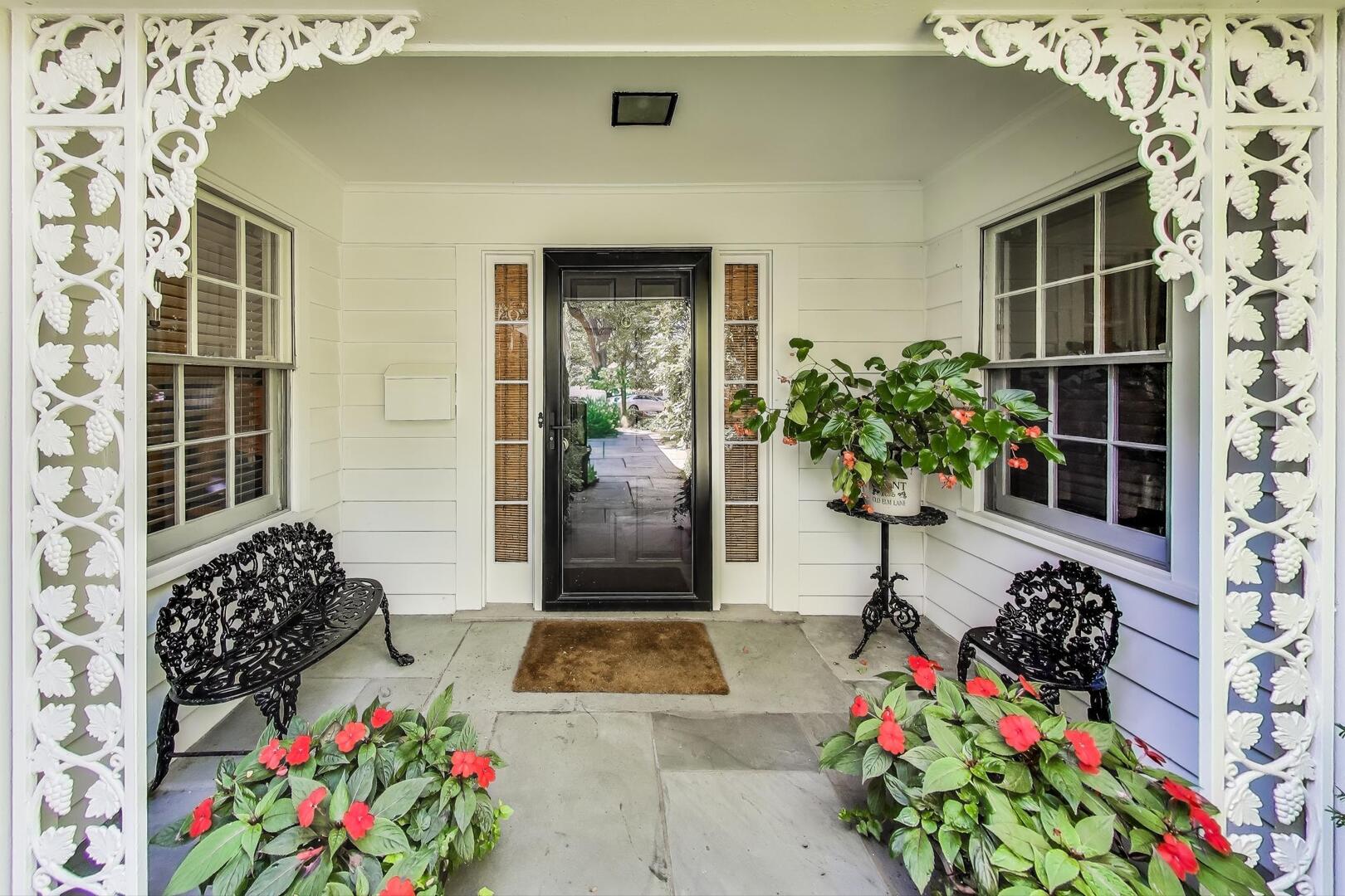 1076 Old Elm Lane