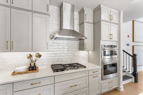 Tiny photo for Naperville, IL 60563 (MLS # 12644802)