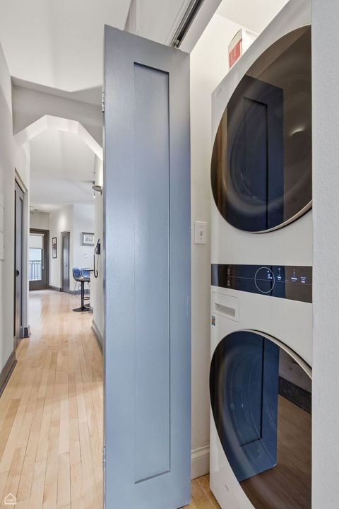 Tiny photo for 120 W Oak Street #4D, Chicago, IL 60610 (MLS # 12561503)