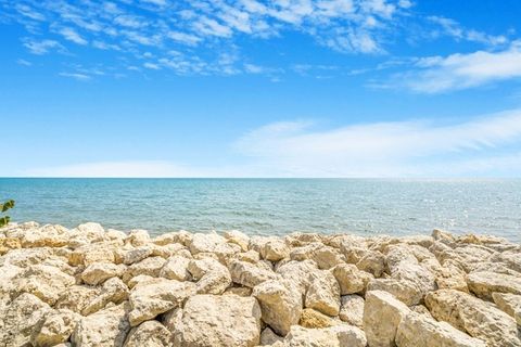 Tiny photo for 6171 N Sheridan Road #2311-2312, Chicago, IL 60660 (MLS # 12548096)