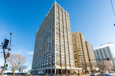 Photo of 6171 N Sheridan Road #2311-2312, Chicago, IL 60660 (MLS # 12548096)