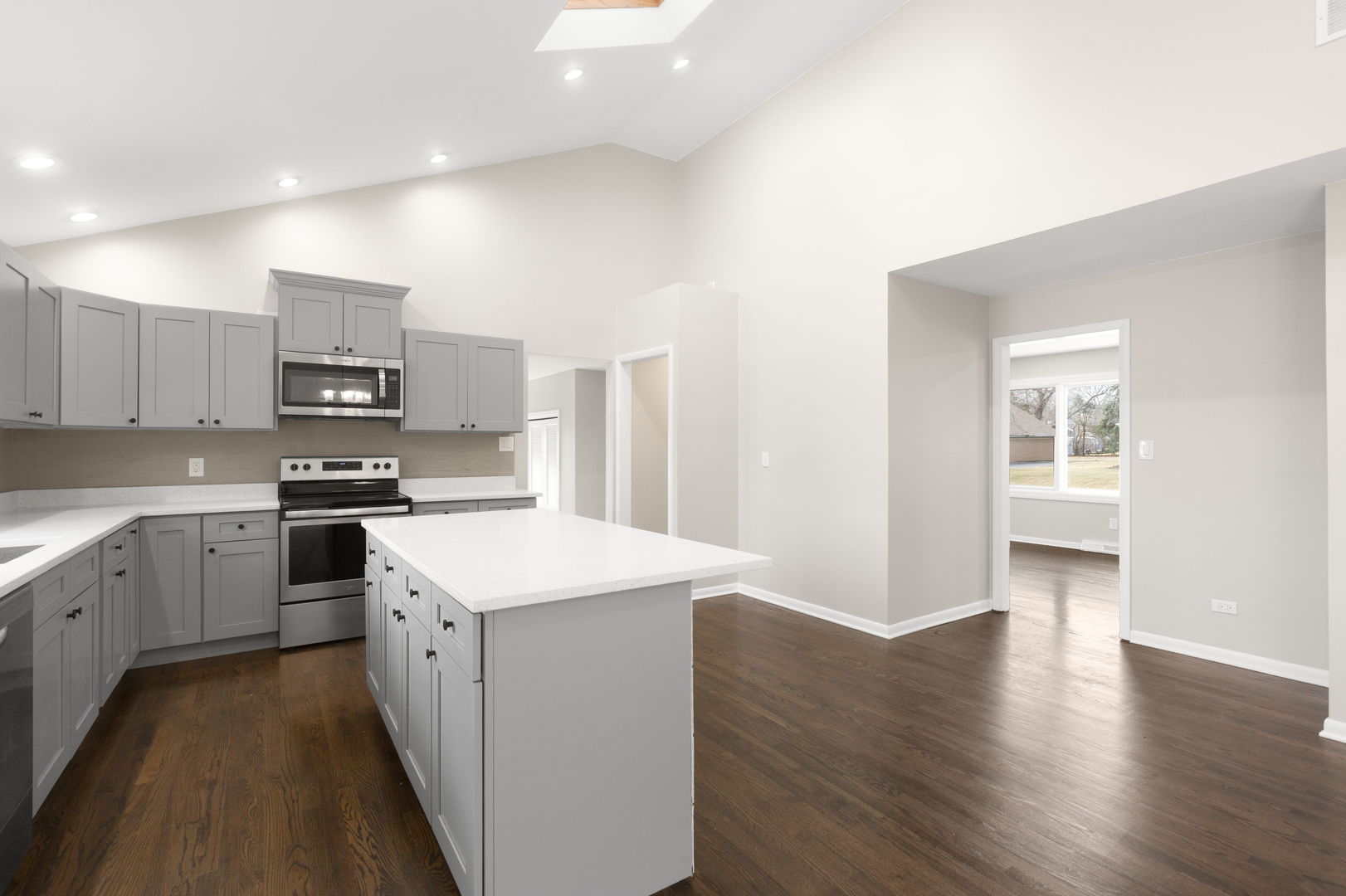 39525 N Highview Drive